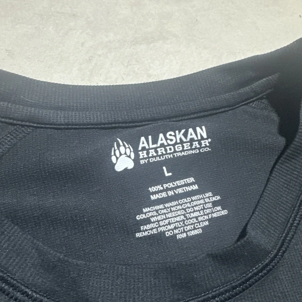 Alaskan Hardgear Black Long Sleeve Athletic Top Men's Size Large Performance